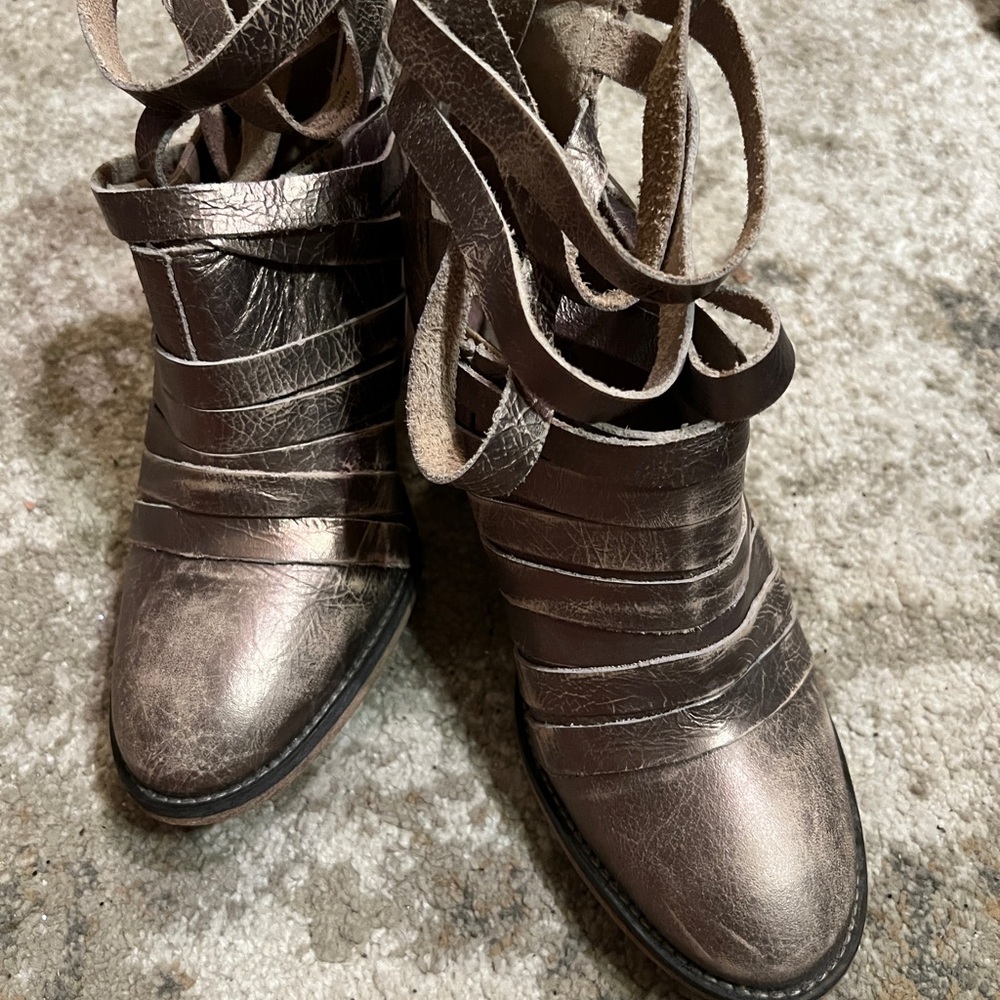 Metallic Strappy Women's Shoes